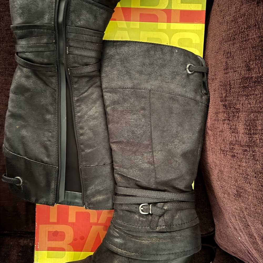 BareTraps Black Heeled Boots